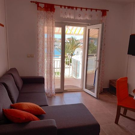 Apartman Rebeka Jezera Exterior foto