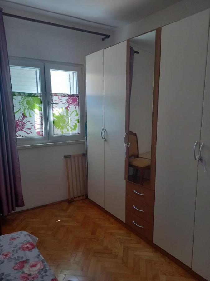 Apartman Rebeka Jezera Exterior foto