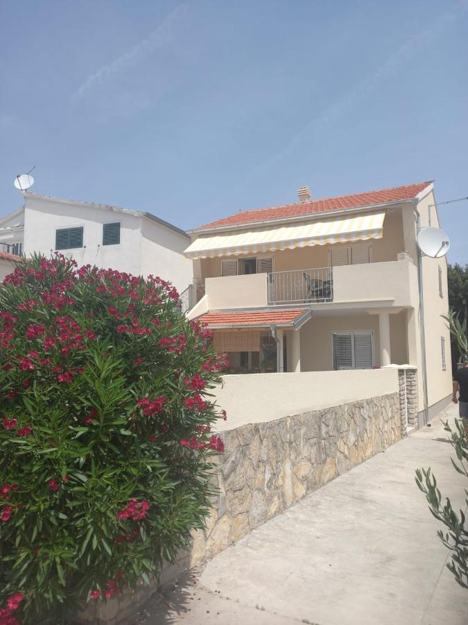 Apartman Rebeka Jezera Exterior foto