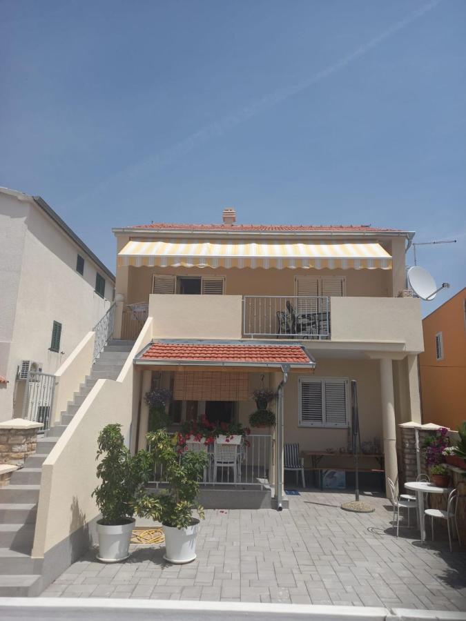 Apartman Rebeka Jezera Exterior foto