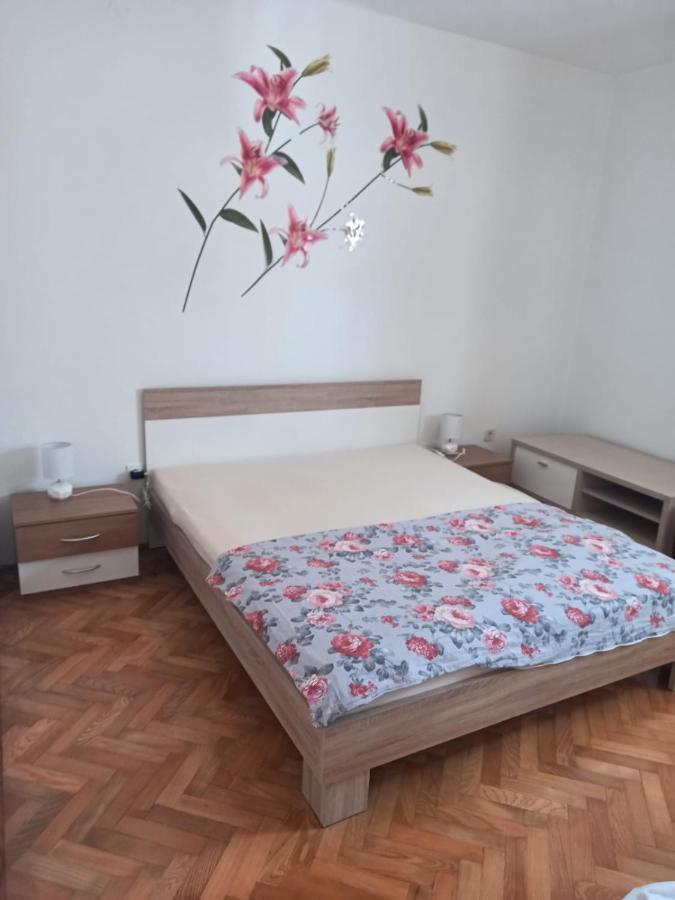 Apartman Rebeka Jezera Exterior foto