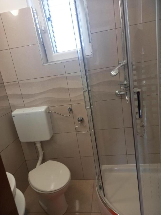 Apartman Rebeka Jezera Exterior foto